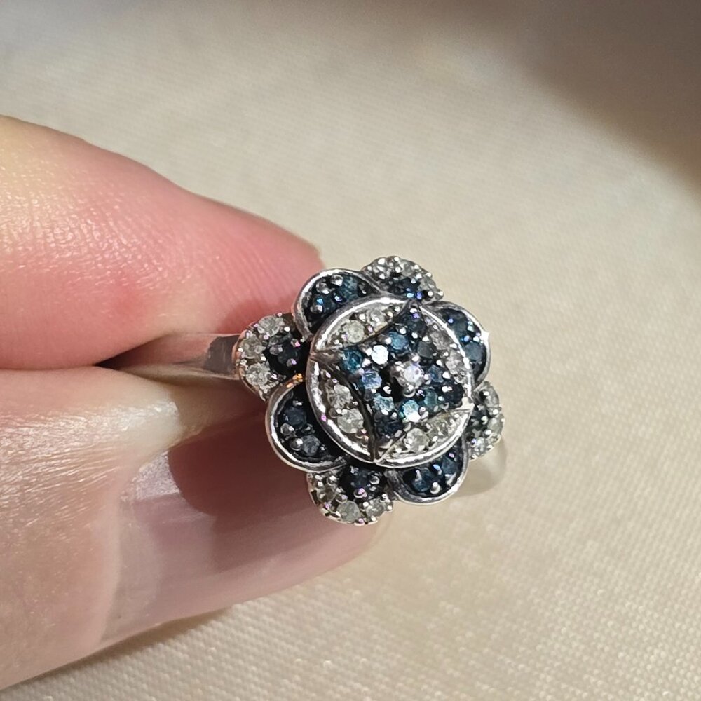 Blue and White Diamond Vintage-Style Clover Ring - Size 7 - Picture 6 of 9